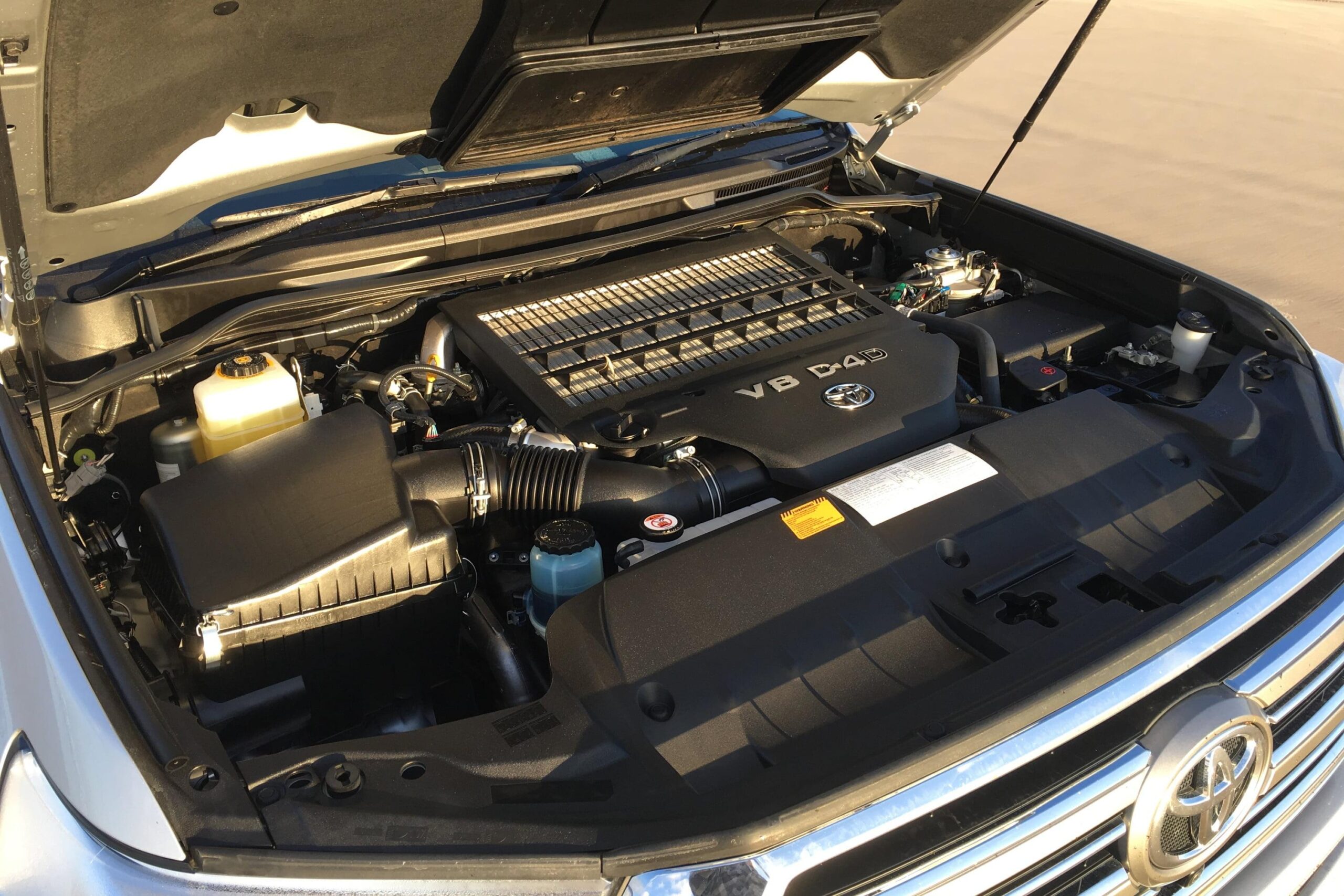 TOYOTA LAND CRUISER 4.5l V8 1VD-FTV TWIN TURBO - Image 6