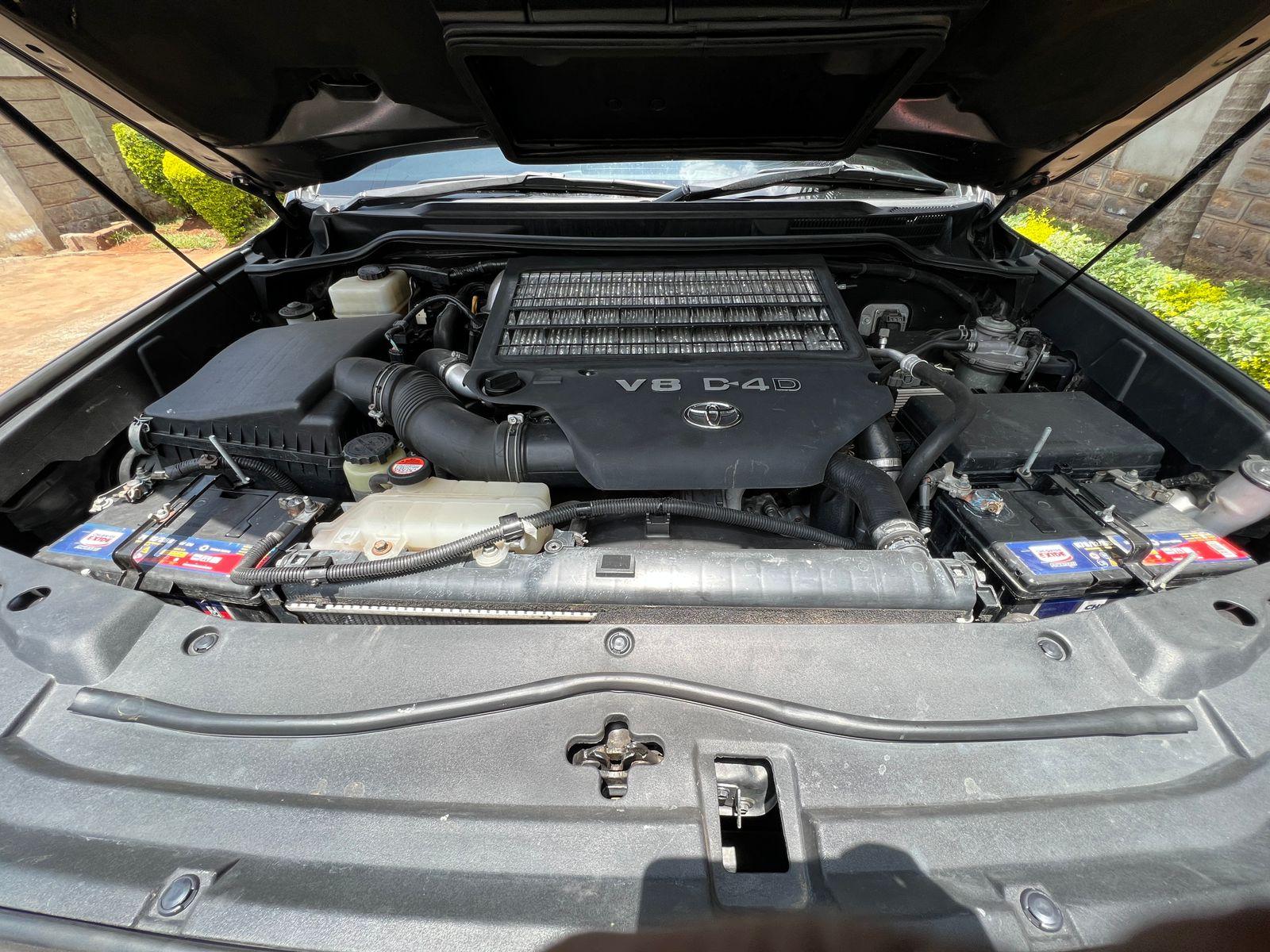 TOYOTA LAND CRUISER 4.5l V8 1VD-FTV TWIN TURBO - Image 5